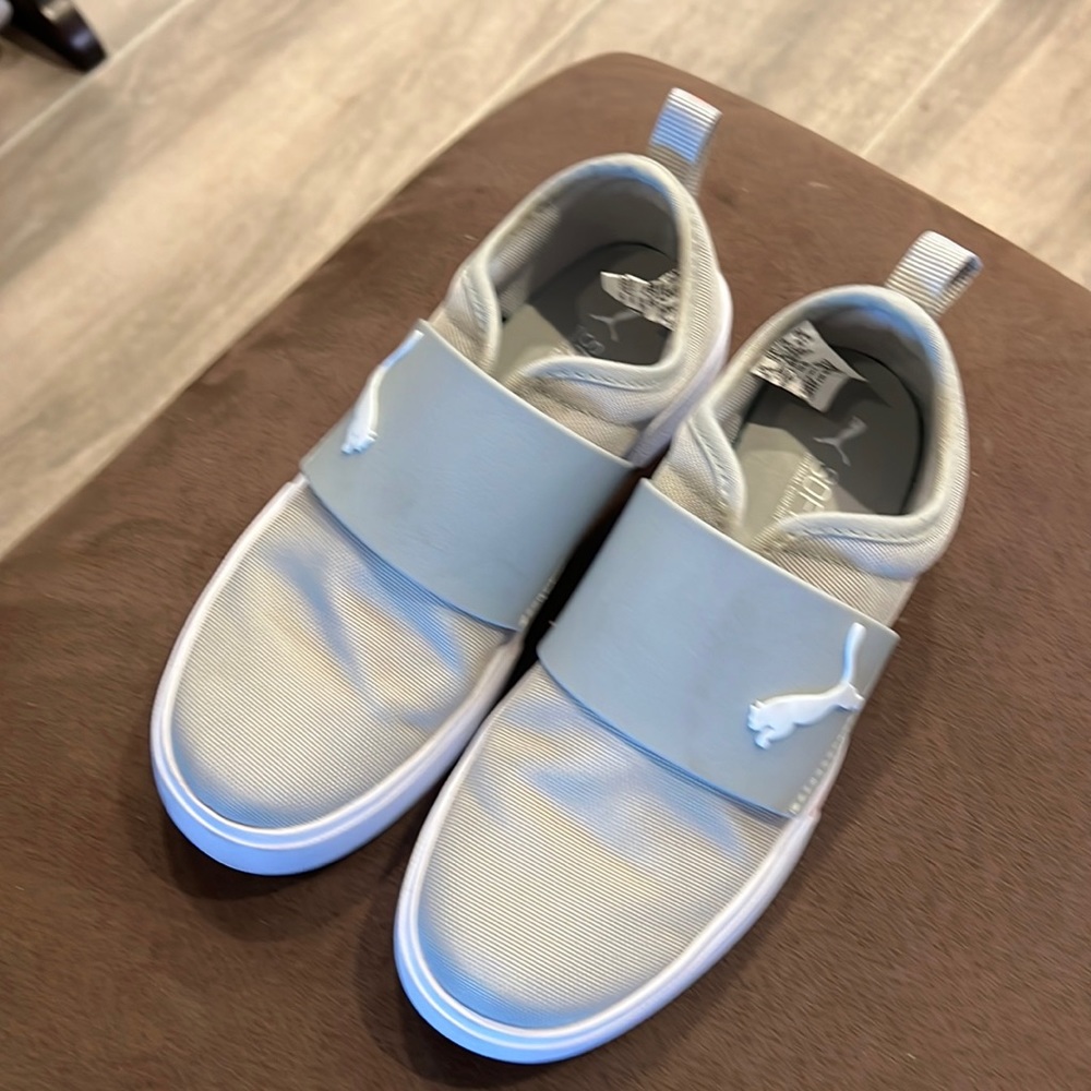 Puma slip on sneakers women’s or kids